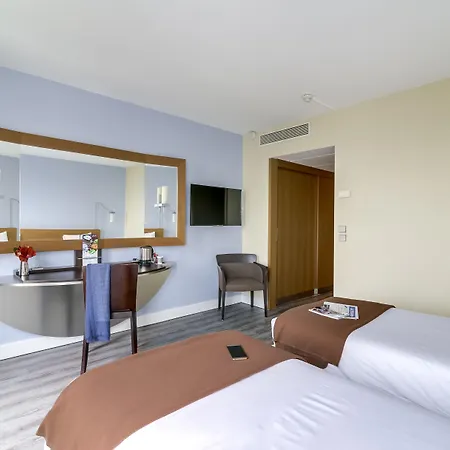 Mercure Paris Orly Aeroport Hotel 4*