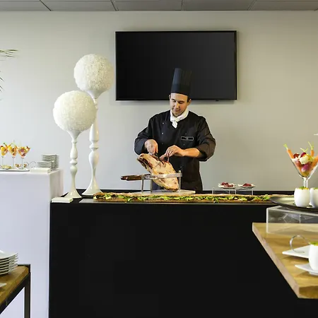 Mercure Paris Orly Aeroport Hotel 4*