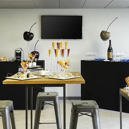 Mercure Paris Orly Aeroport Hotel 4*